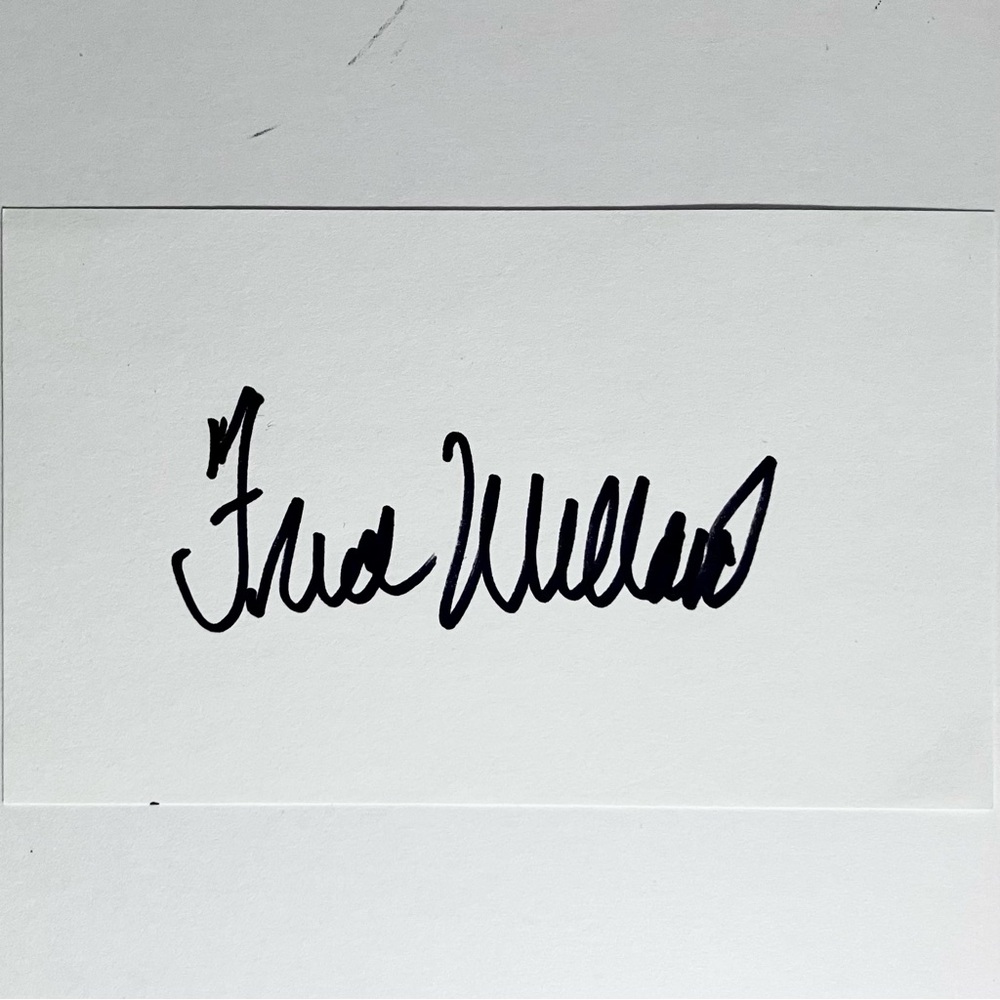 FRED WILLARD d.2020 Signed 3x5 Card / “Modern Family”, “Everybody Loves Raymond”